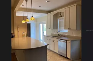 601 34th Ave NE, Saint Petersburg, FL 33704 - Photo 3