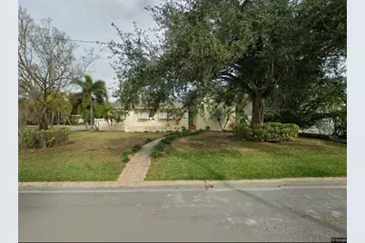 601 34th Avenue NE, Saint Petersburg, FL 33704 - Photo 1
