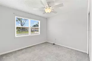 863 Wisteria Pl, Tavares, FL 32778 - Photo 15