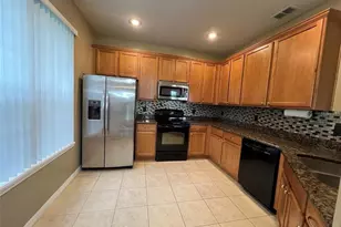 562 Climbing Ivy Ct, Apopka, FL 32712 - Photo 9