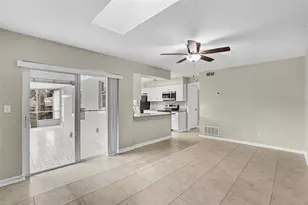 1909 Shannonwood Ct, Brandon, FL 33510 - Photo 5