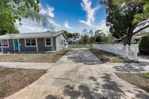 116 44th St S, Saint Petersburg, FL 33711 - Photo 7
