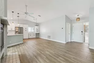 1004 Vineyard Ct, Dunedin, FL 34698 - Photo 5