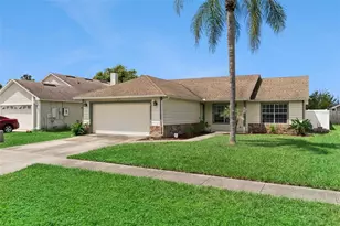204 S Bristol Cir, Sanford, FL 32773 - Photo 5