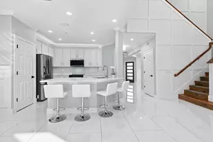 7149 Regina Way, Orlando, FL 32819 - Photo 5
