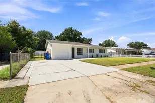 1719 Julian Ln Dr, Tampa, FL 33619 - Photo 3