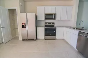 4647 Green Palm Ln, Kissimmee, FL 34746 - Photo 9