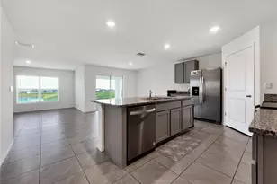 822 Will Scarlett Ave, Ruskin, FL 33570 - Photo 9