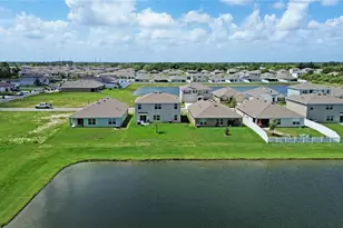 822 Will Scarlett Ave, Ruskin, FL 33570 - Photo 33