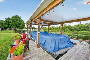 28050 Lois Dr, Tavares, FL 32778 - Photo 3