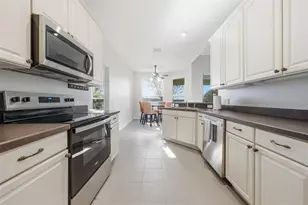 3804 Bayshore Cir, Tavares, FL 32778 - Photo 13