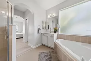 3804 Bayshore Cir, Tavares, FL 32778 - Photo 25