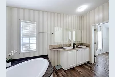 25110 Alamanda Dr, Astatula, FL 34705 - Photo 19