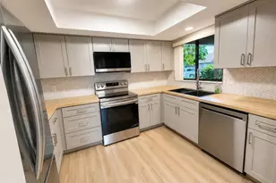 971 Sunridge Dr, Sarasota, FL 34234 - Photo 5