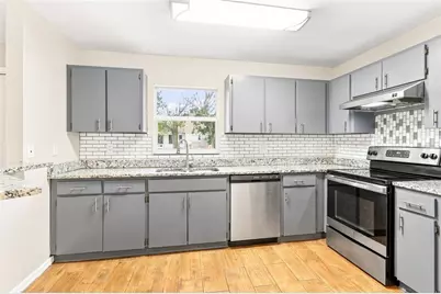 2324 Oakdale Street S, Saint Petersburg, FL 33705 - Photo 9