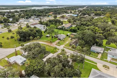 121 Oak Ridge Avenue, Edgewater, FL 32132 - Photo 43