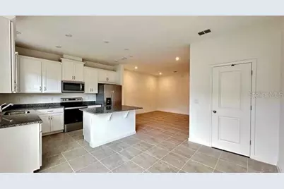 1152 Lakeshore Breeze Place, Kissimmee, FL 34747 - Photo 5