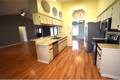 9109 Queen Elizabeth Court, Orlando, FL 32818 - Photo 9