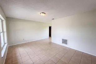 1262 Padgett Cir, Lady Lake, FL 32159 - Photo 3