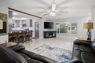 5325 James Rd, Fruitland Park, FL 34731 - Photo 5