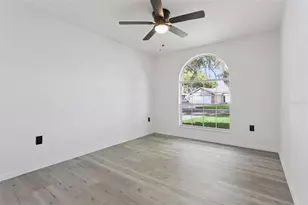 6302 Silver Oaks Dr, Zephyrhills, FL 33542 - Photo 15