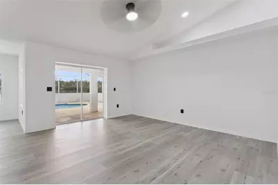 6302 Silver Oaks Drive, Zephyrhills, FL 33542 - Photo 5