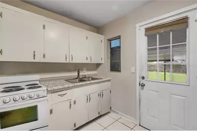 652 N Stone Street, Deland, FL 32720 - Photo 9