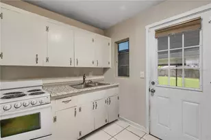 652 N Stone St, Deland, FL 32720 - Photo 9