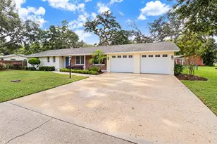 12108 N 53rd St, Temple Terrace, FL 33617 - Photo 1