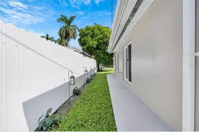 5460 NW 173rd Drive, Opa Locka, FL 33055 - Photo 27