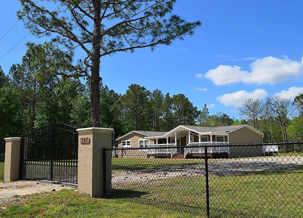 307 Country World Dr W - 307 Country World Dr W, Davenport, FL 33897 Luxury Property | Jose Angel Pina