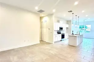 562 Kilimanjaro Dr, Kissimmee, FL 34758 - Photo 5