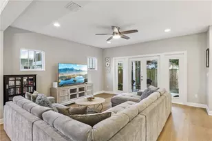 210 Hibiscus Ct, Orlando, FL 32801 - Photo 19