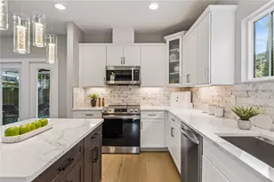 210 Hibiscus Ct, Orlando, FL 32801 - Photo 15