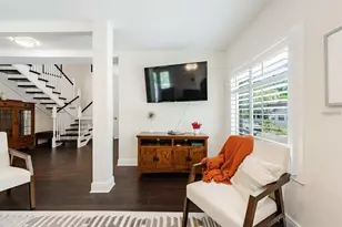 1145 Highland St S, Saint Petersburg, FL 33701 - Photo 5