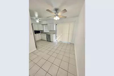 1920 E Edgewood Drive #D11, Lakeland, FL 33803 - Photo 5