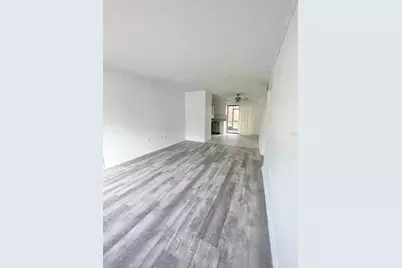 1920 E Edgewood Drive #D11, Lakeland, FL 33803 - Photo 3
