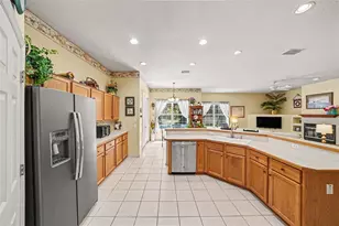 16731 SE 181st Terrace, Weirsdale, FL 32195 - Photo 5