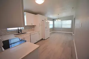 4027 7th St S, Saint Petersburg, FL 33705 - Photo 9