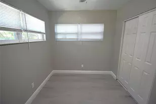 4027 7th St S, Saint Petersburg, FL 33705 - Photo 17