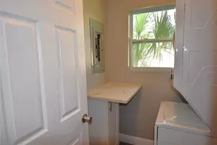 4027 7th St S, Saint Petersburg, FL 33705 - Photo 27