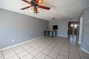 1621 Sandy Point Square, Orlando, FL 32807 - Photo 9