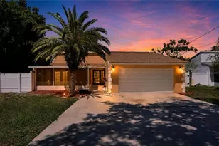 915 Seminole Blvd, Tarpon Springs, FL 34689 - Photo 1