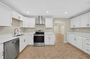915 Seminole Blvd, Tarpon Springs, FL 34689 - Photo 13