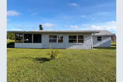 145 Dartmouth Drive NW, Port Charlotte, FL 33952 - Photo 5