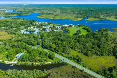 2825 N Rivers Edge Boulevard, Crystal River, FL 34429 - Photo 5