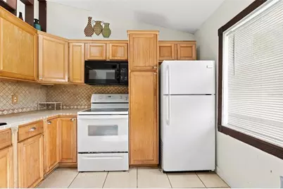 9966 Burl Way, Orlando, FL 32817 - Photo 9