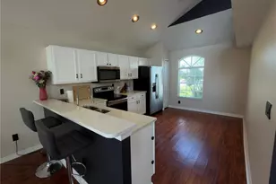 8103 Tar Hollow Dr, Gibsonton, FL 33534 - Photo 5