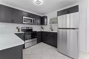 4401 Shore Acres Blvd NE, Saint Petersburg, FL 33703 - Photo 9