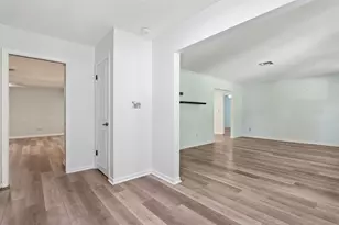 402 Valencia Cir, Oviedo, FL 32765 - Photo 25